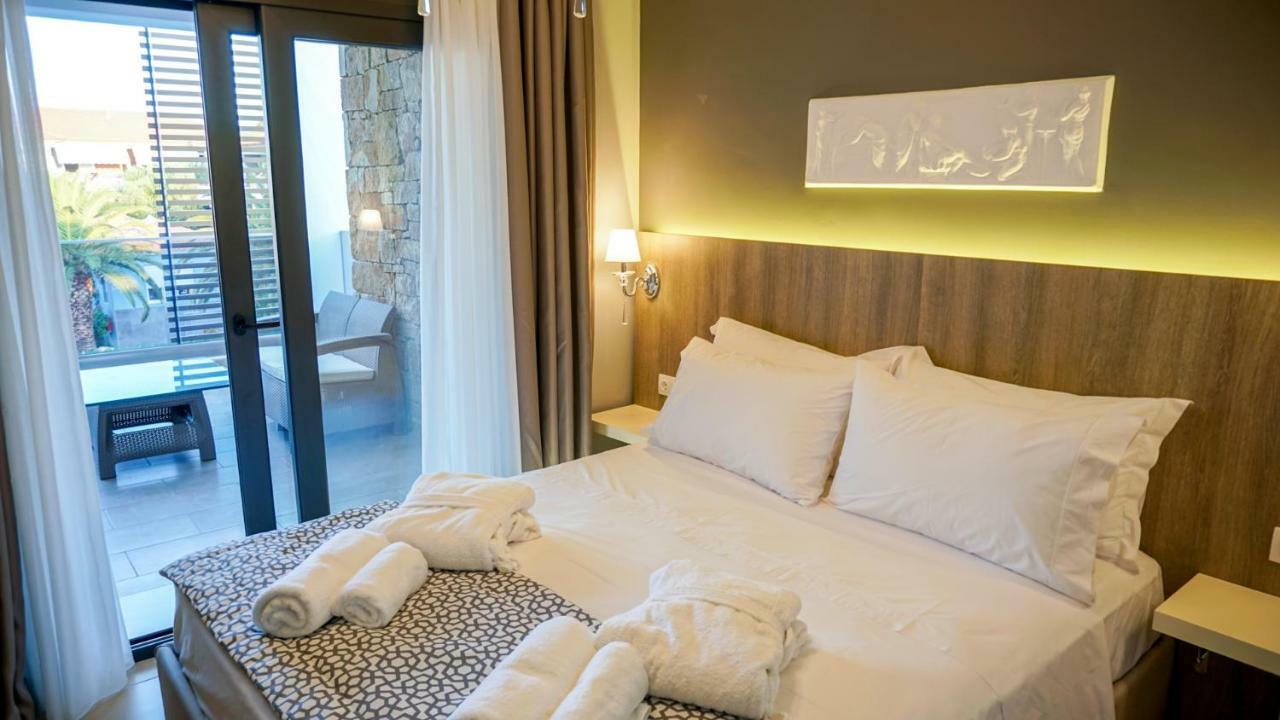 Agnes Deluxe Hotel ペフコホリ エクステリア 写真