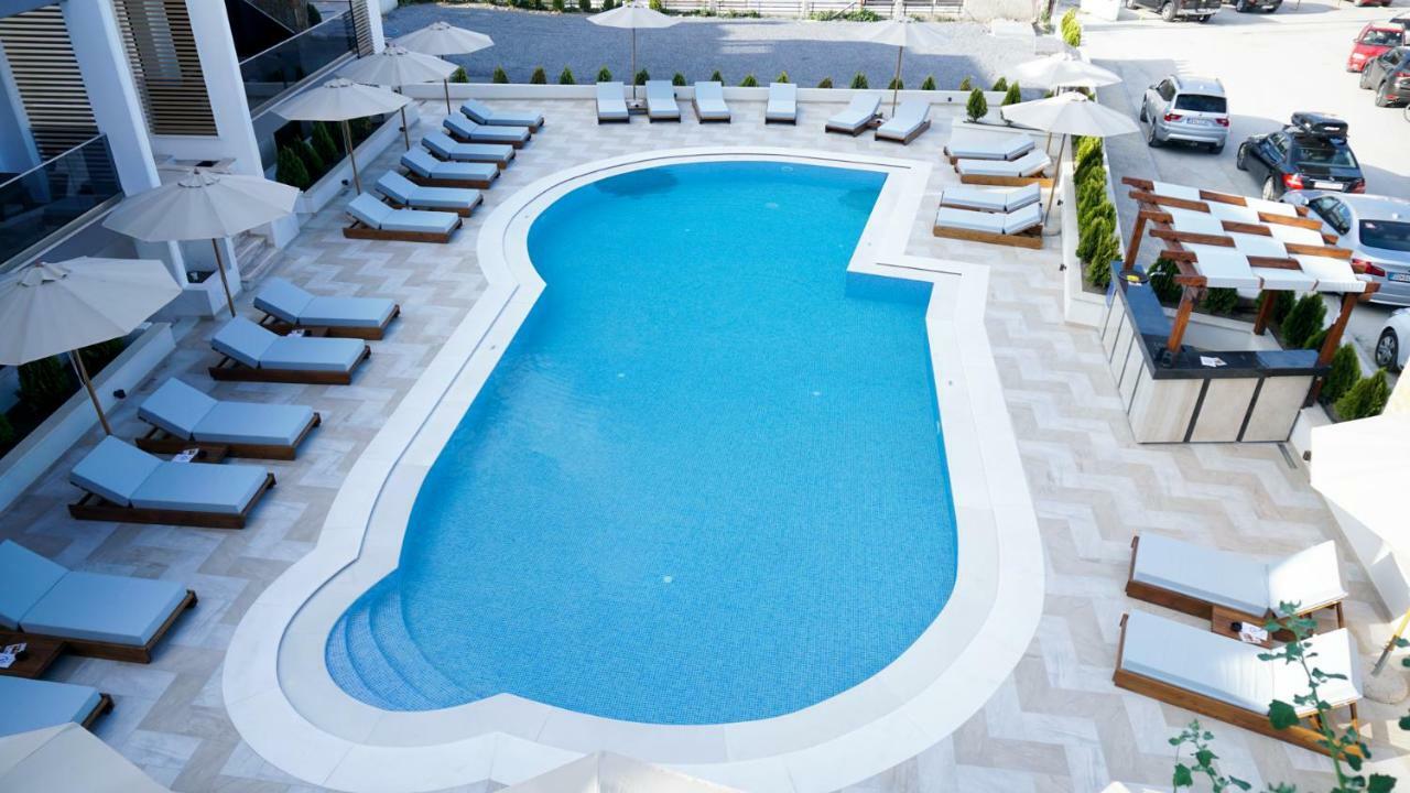 Agnes Deluxe Hotel ペフコホリ エクステリア 写真