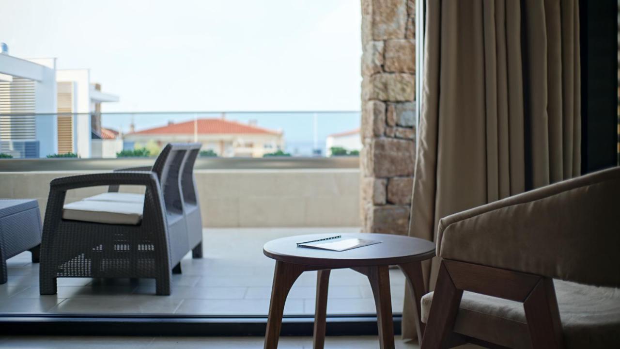 Agnes Deluxe Hotel ペフコホリ エクステリア 写真